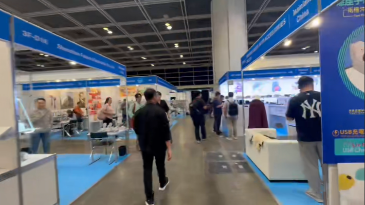 百家益亮相2025年香港秋季电子产品展,现场人气十足