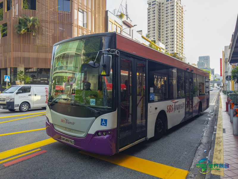 新加坡SBS Transit城市公交车,体现错峰出行激励与抽奖机制