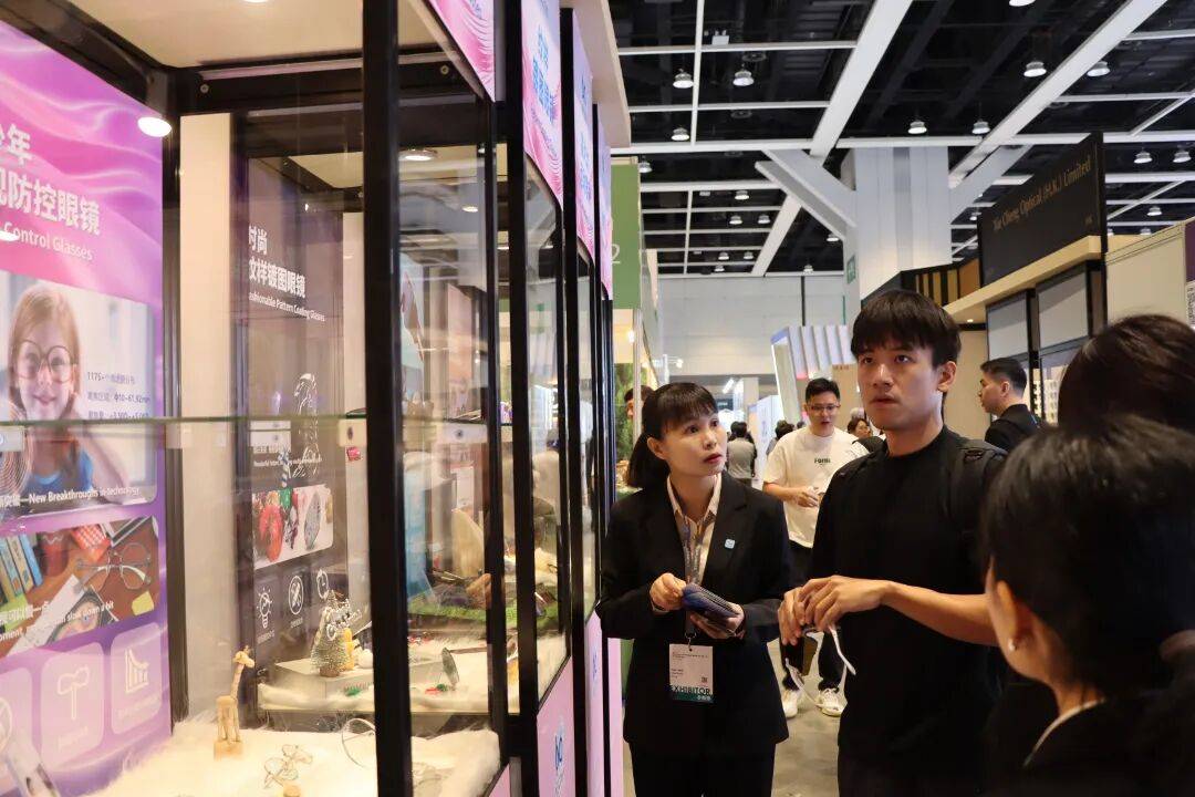 MEXTON魅视通睛彩新程 2025年香港眼镜展启幕