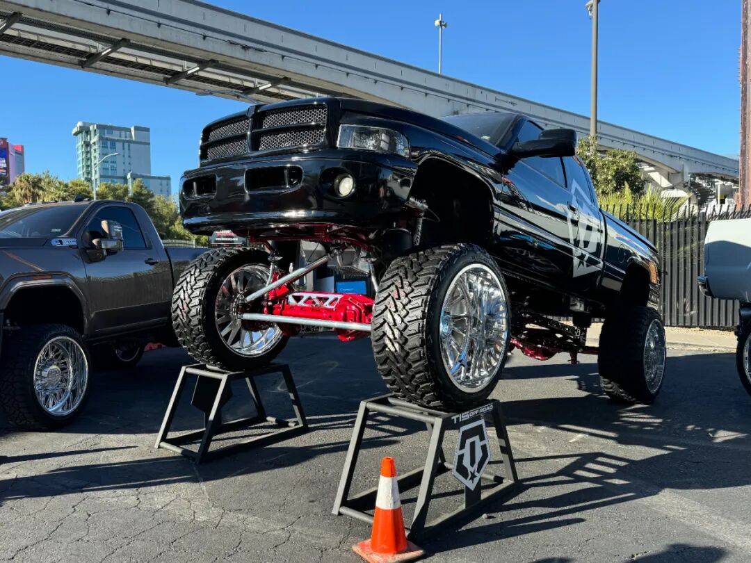 勇达行A-REX重磅亮相全球最大的改装展:2025美国SEMA改装展!