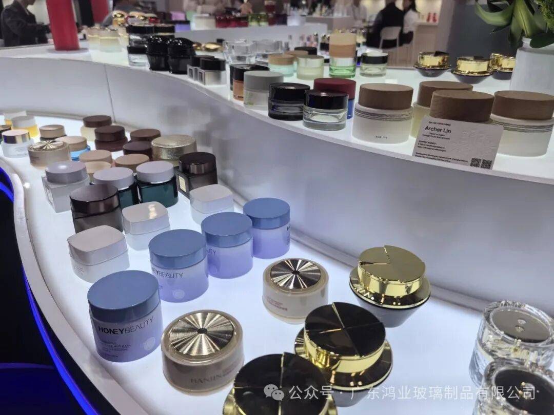 2025年亚太区美容展DAY2| 7-R10展位人潮如织?快来一探究竟!