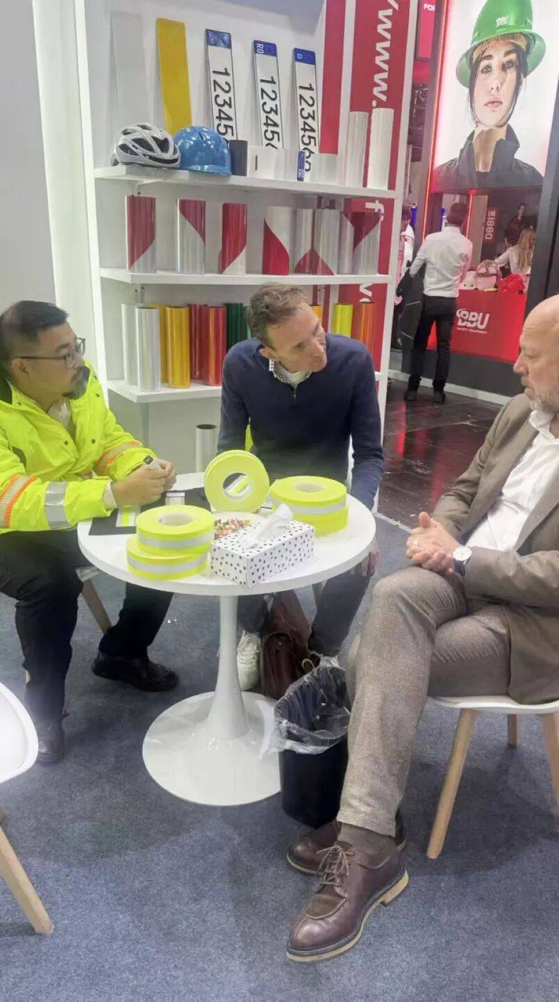 燃爆2025年德国A+A劳保展丨道明光学以光为盾 闪耀全球劳保行业盛会