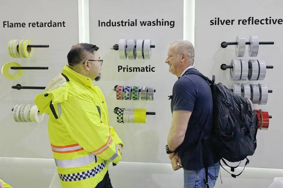 燃爆2025年德国A+A劳保展丨道明光学以光为盾 闪耀全球劳保行业盛会