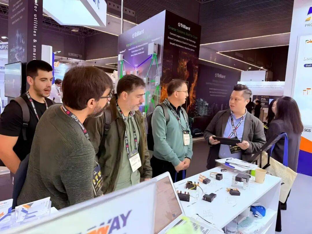 睿奕亮相Enlit Europe 2025西班牙电力能源展 助力欧洲能源计量智能化发展
