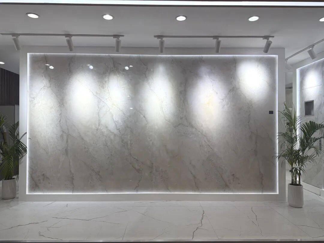 马可波罗瓷砖惊艳亮相2025年中东迪拜五大行业展