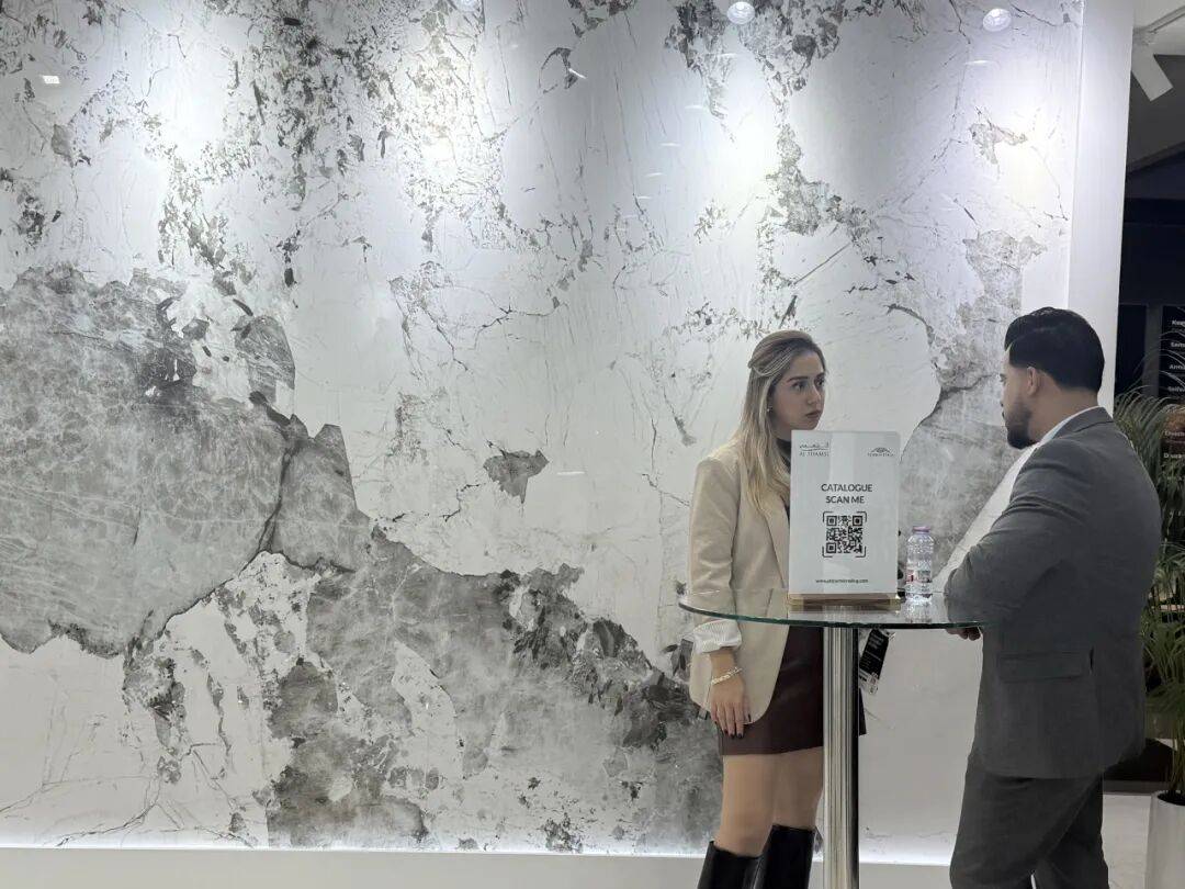 马可波罗瓷砖惊艳亮相2025年中东迪拜五大行业展
