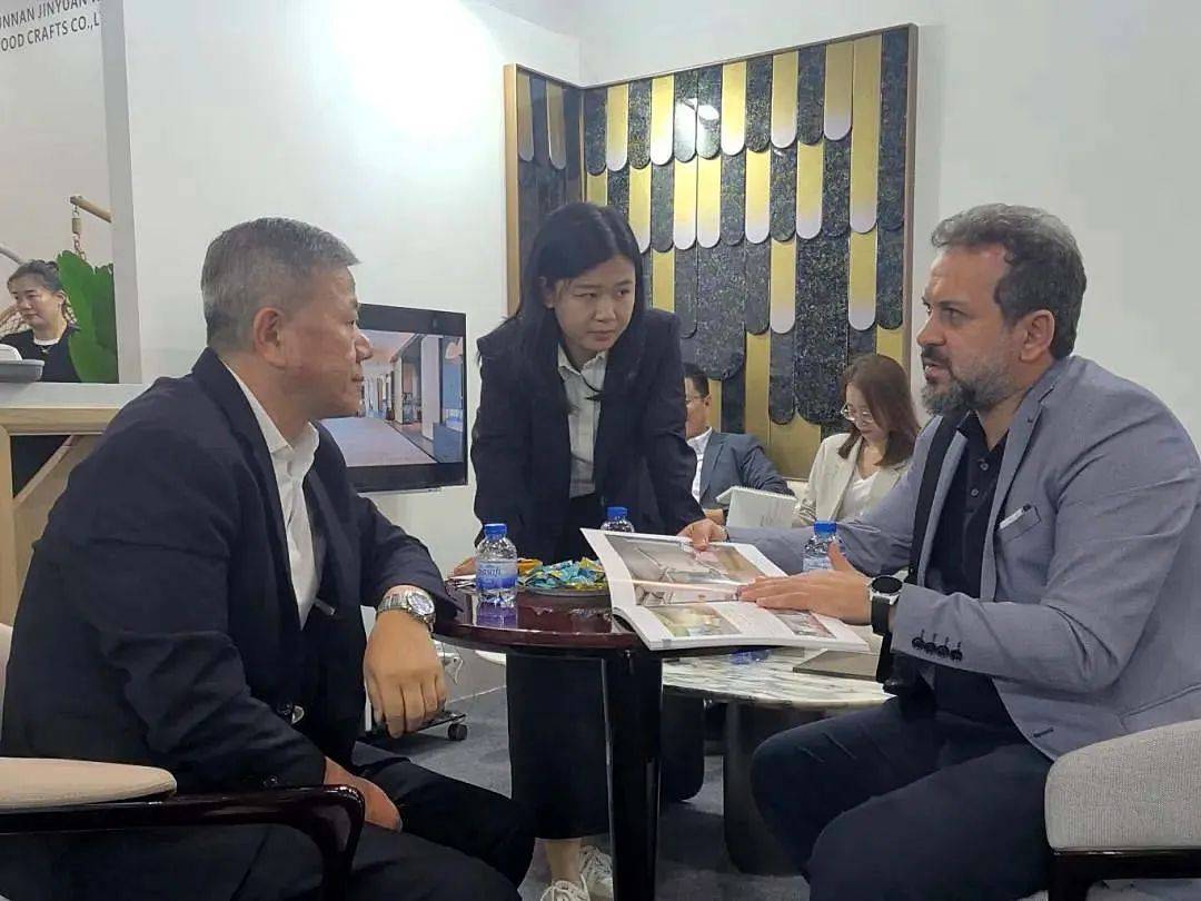 广东度高家具闪耀2025年迪拜国际家具展