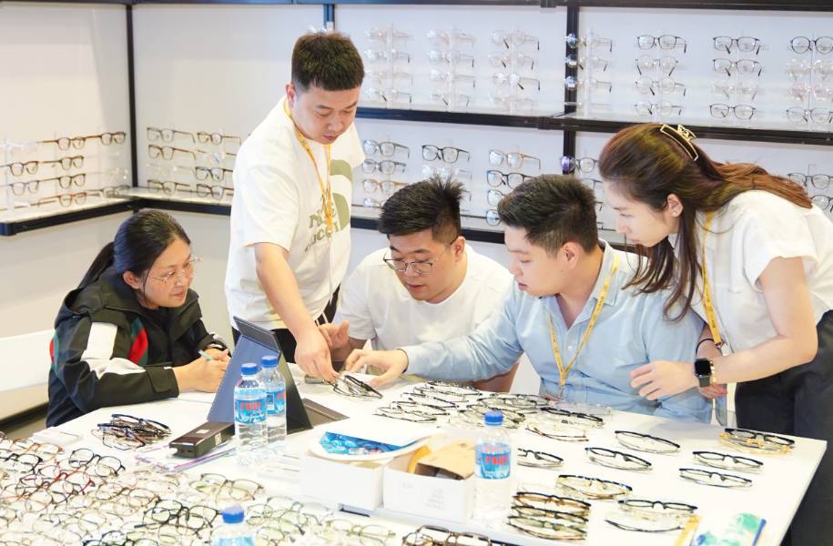 新加坡城国际眼镜展览会：SILMO 2024新加坡未来趋势交流平台