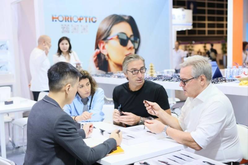 第32中国届香港国际眼镜展吸引约13,000名买家莅临参观：环保智能眼镜带动需求增长
