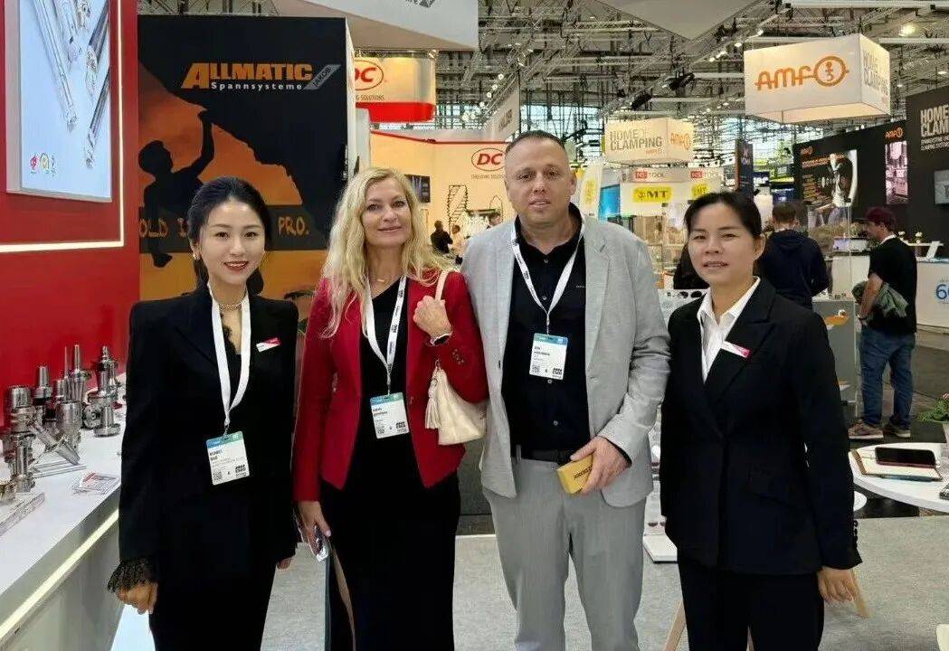 展会直击 | 聚焦 EMO 2025汉诺威国际机床展，德克刀具阻尼减振、万向角度头等技术产品引发关注，获展会客户高度认可。