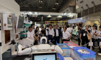 智元机器人携手德马科技亮相2025年日本国际物流展