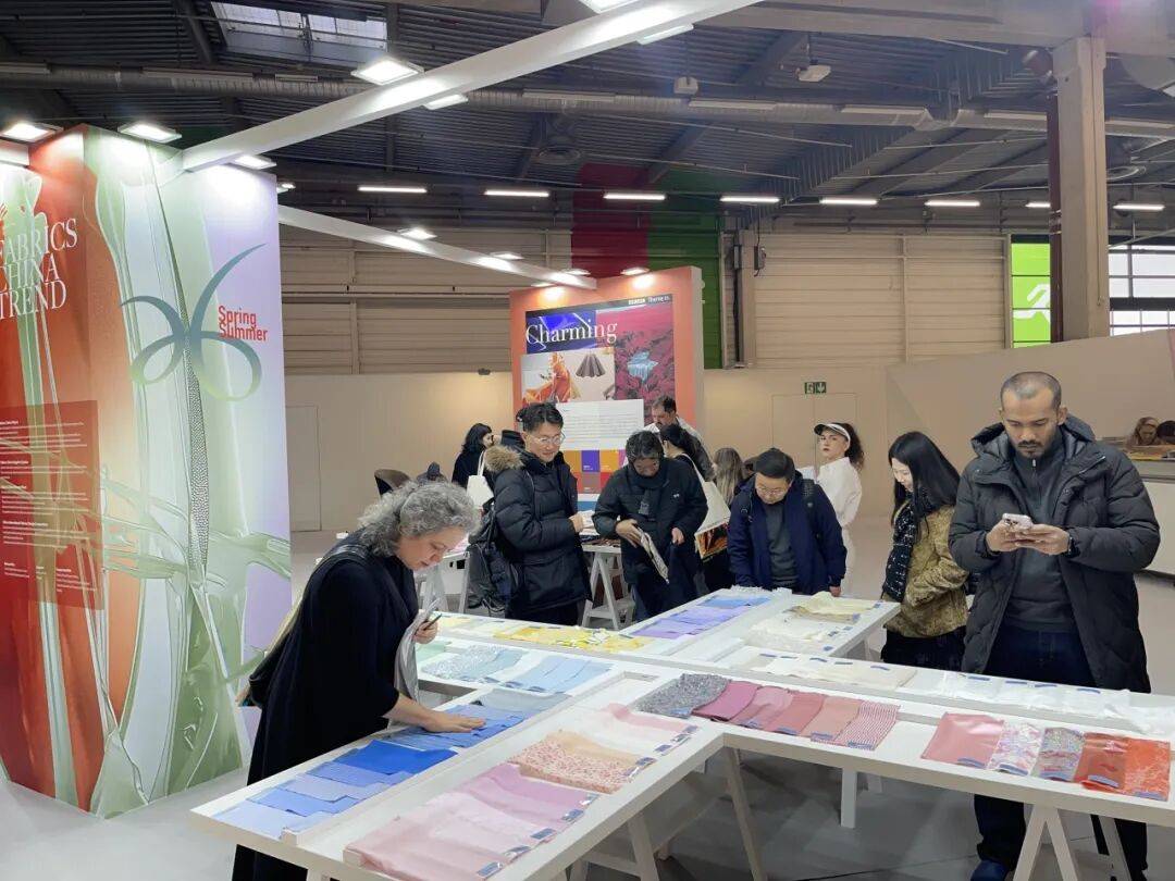 中国设计即将亮相2025年巴黎Texworld Paris，“Fabrics China中国流行面料”奔赴时尚之约