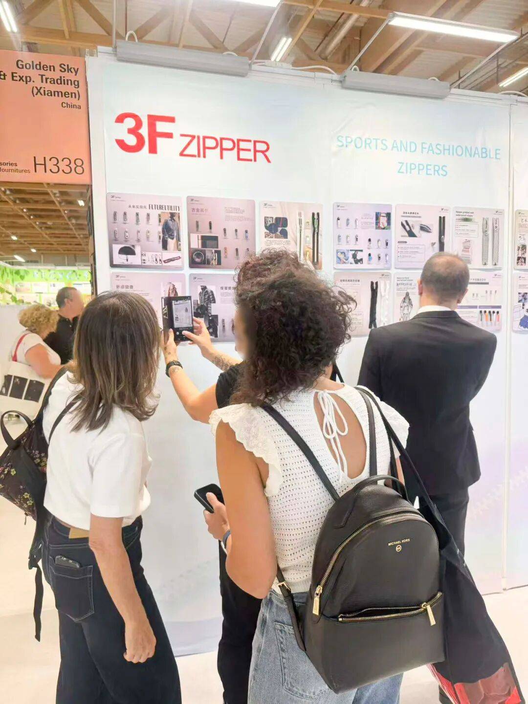 福兴（中国）集团3F ZIPPER亮相2025年法国巴黎国际面辅料展览会！