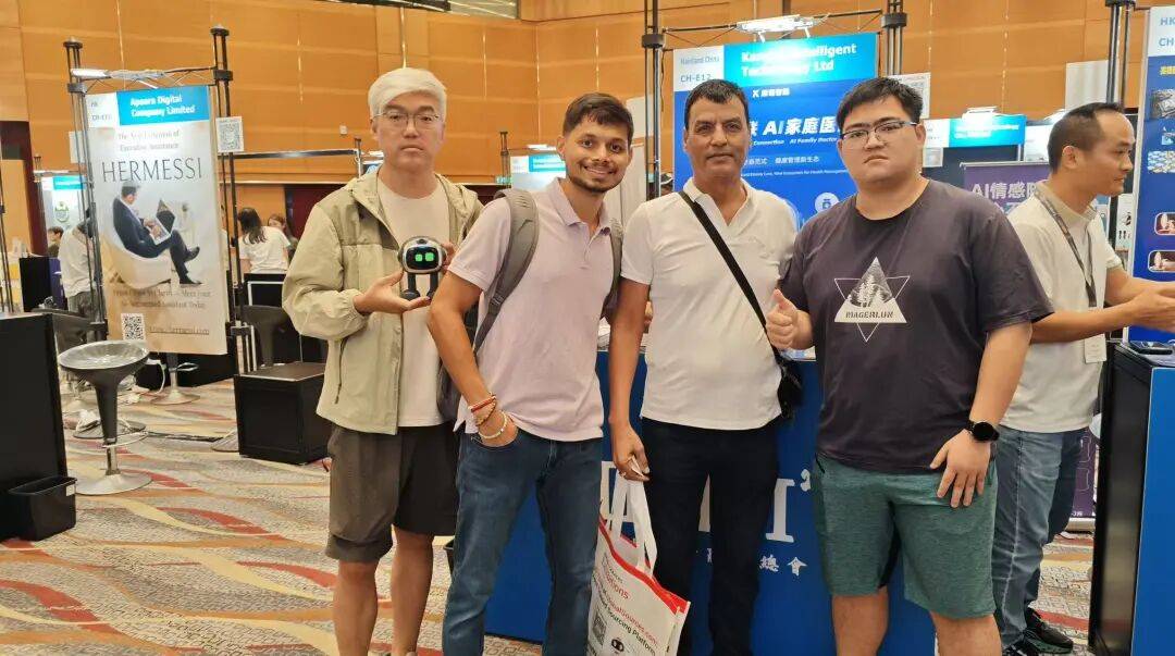 2025香港秋季电子产品展圆满落幕，小康AI家庭医生获奖！印证AI技术赋能健康产业的广阔前景！