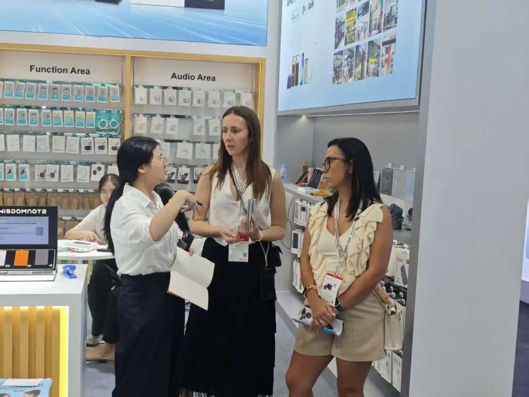 DEVIA 迪沃 2025香港环球资源电子展火热进行中，我们在6R17-6Q18展会等您