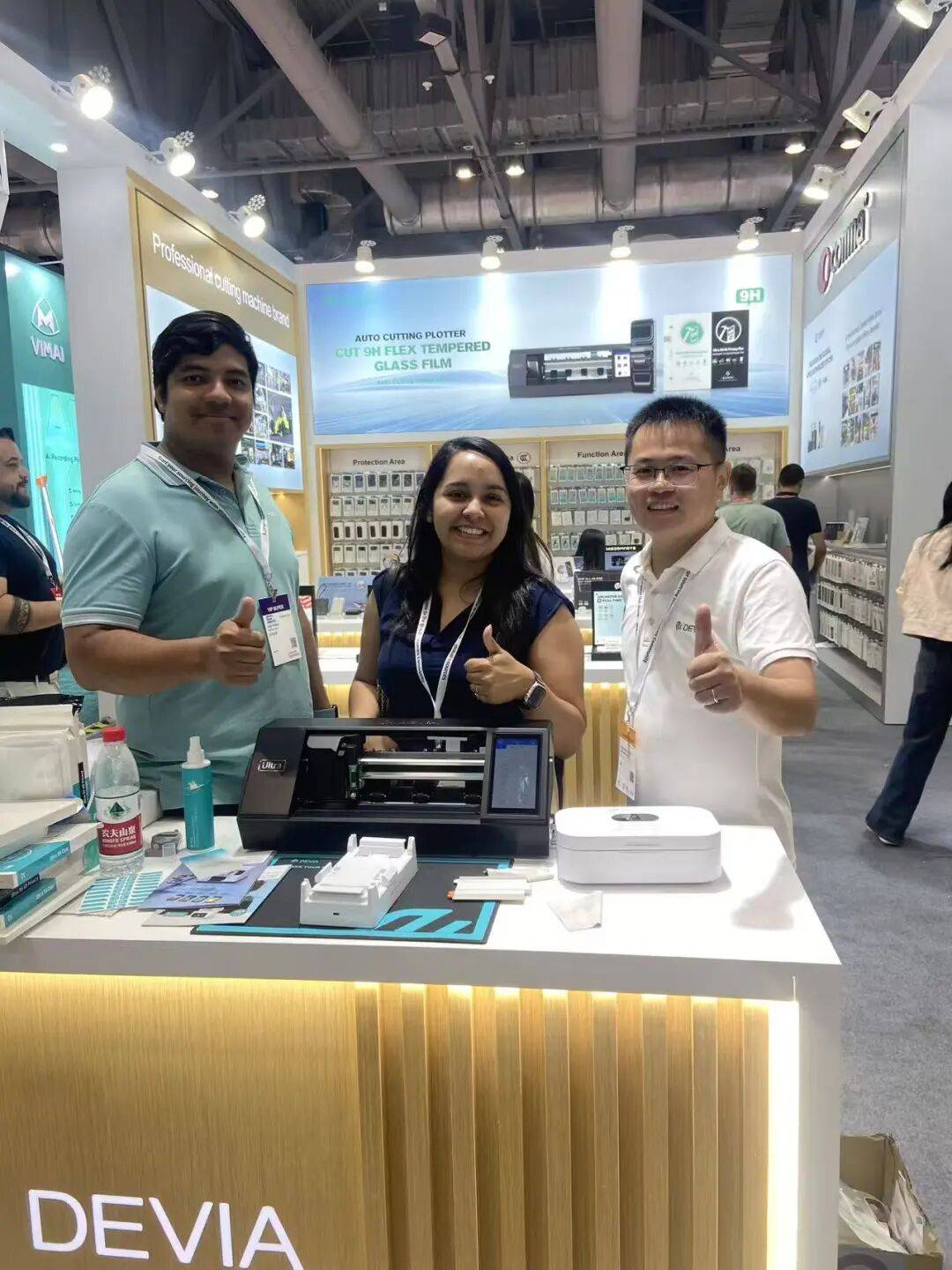 DEVIA 迪沃 2025香港环球资源电子展火热进行中，我们在6R17-6Q18展会等您