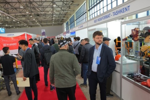 乌兹别克斯坦物流、运输技术展览会展会现场图片