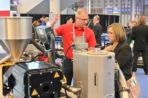 美国北美塑料配混技术展览会展会现场图片