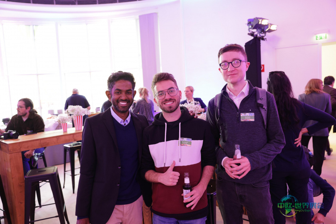 普纳·塞拉辛格、亚帕·米兰·布歇与汤姆·桑顿