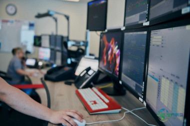 计算机联锁系统：新型铁路控制技术的开拓者