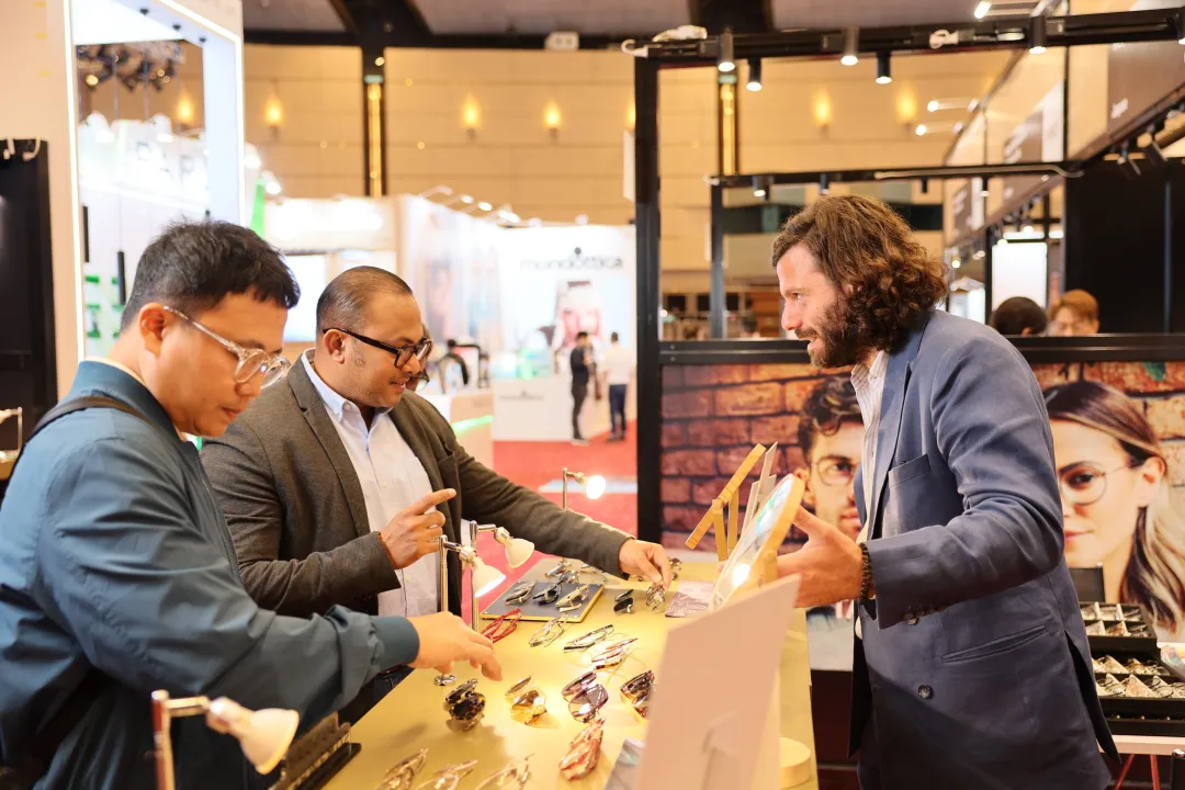 【2025年香港国际眼镜展】盛大揭幕：云集环球逾660展商