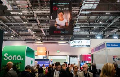 英国伦敦国际餐厅与外卖创新博览会：ALPHADROID引领未来酒店业创新