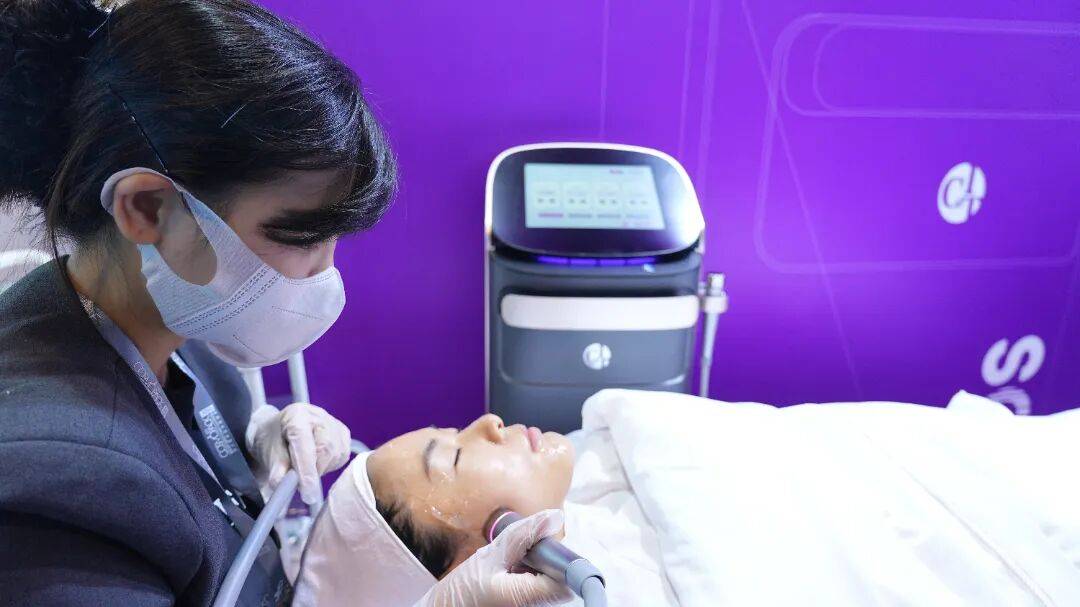 惊艳国际！超清秀2.0与修丝芙双双闪耀2025年香港亚太美容展