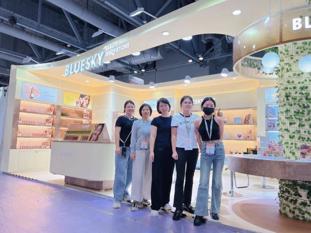 展幕落下，热爱不减｜蓝天优创美2025年香港亚太区美容展圆满收官，下一站，用更好的产品相遇！