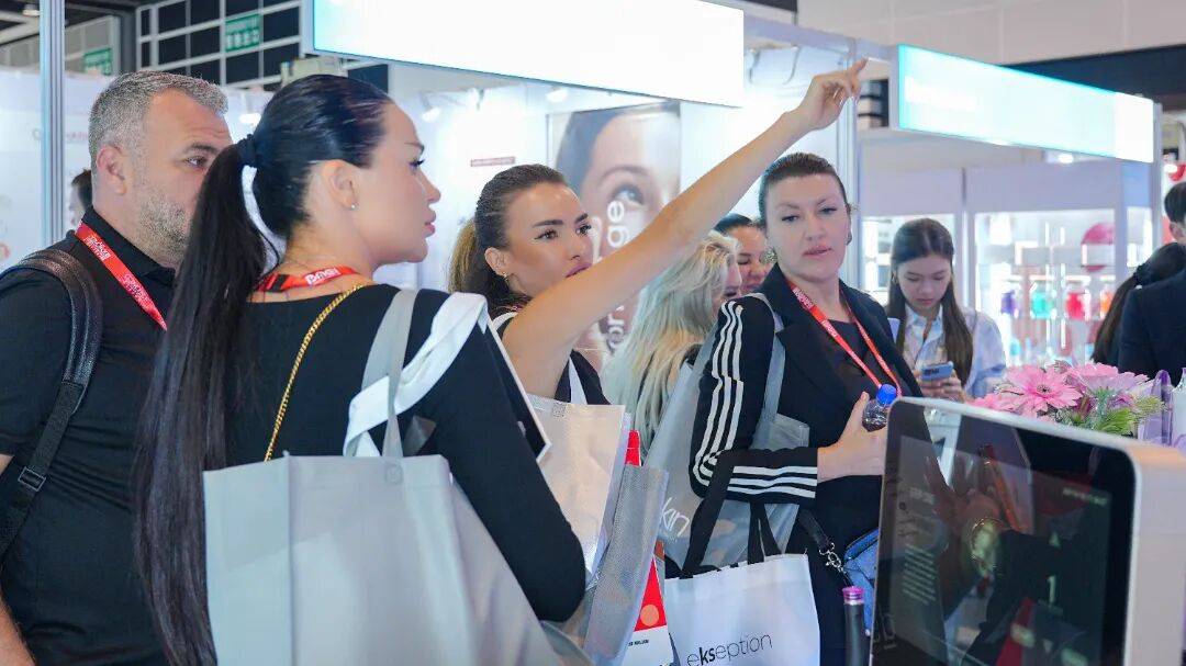 惊艳国际！超清秀2.0与修丝芙双双闪耀2025年香港亚太美容展