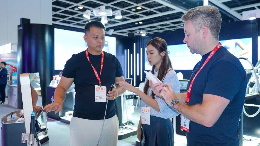 惊艳国际！超清秀2.0与修丝芙双双闪耀2025年香港亚太美容展