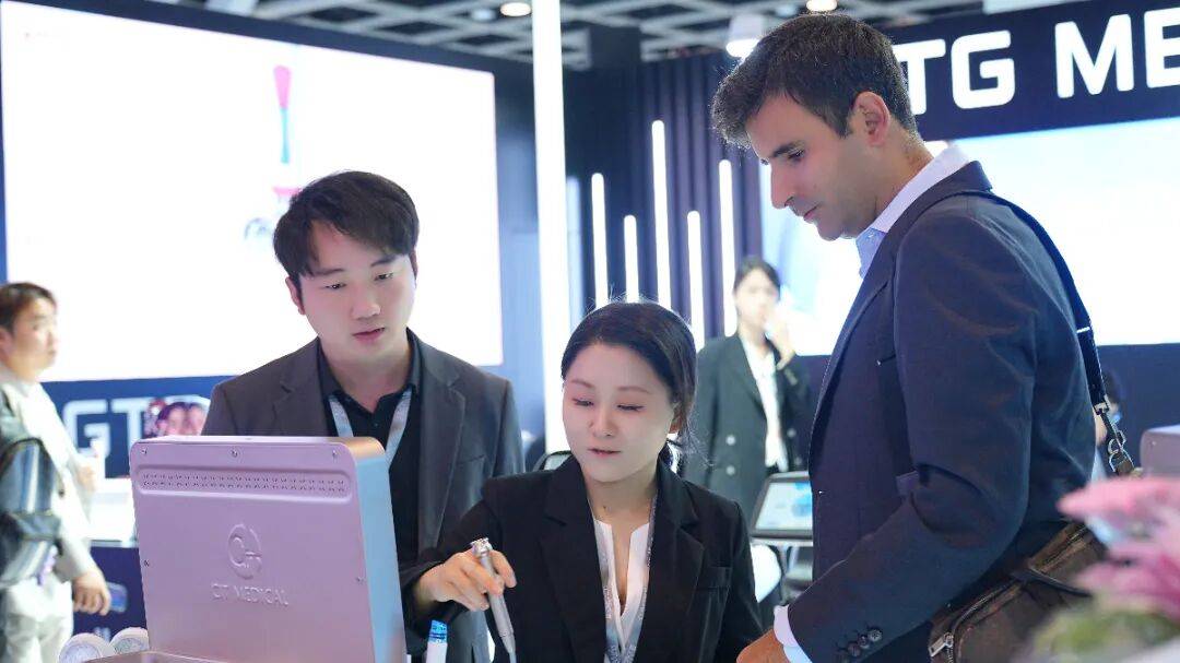 惊艳国际！超清秀2.0与修丝芙双双闪耀2025年香港亚太美容展