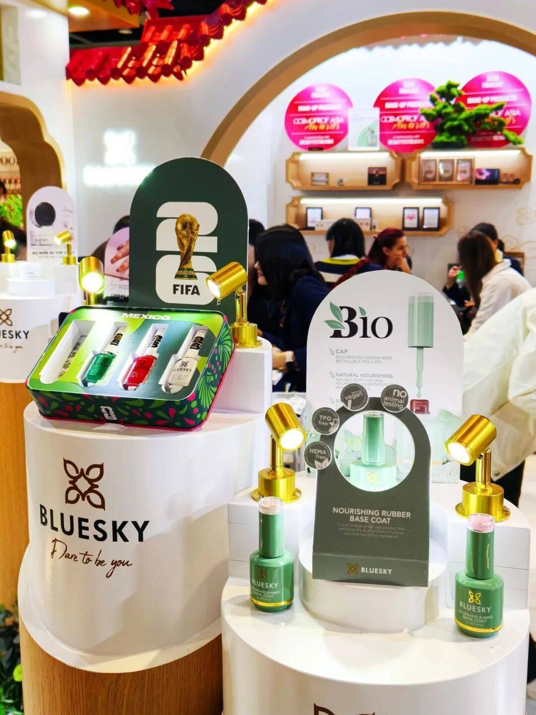 展幕落下，热爱不减｜蓝天优创美2025年香港亚太区美容展圆满收官，下一站，用更好的产品相遇！