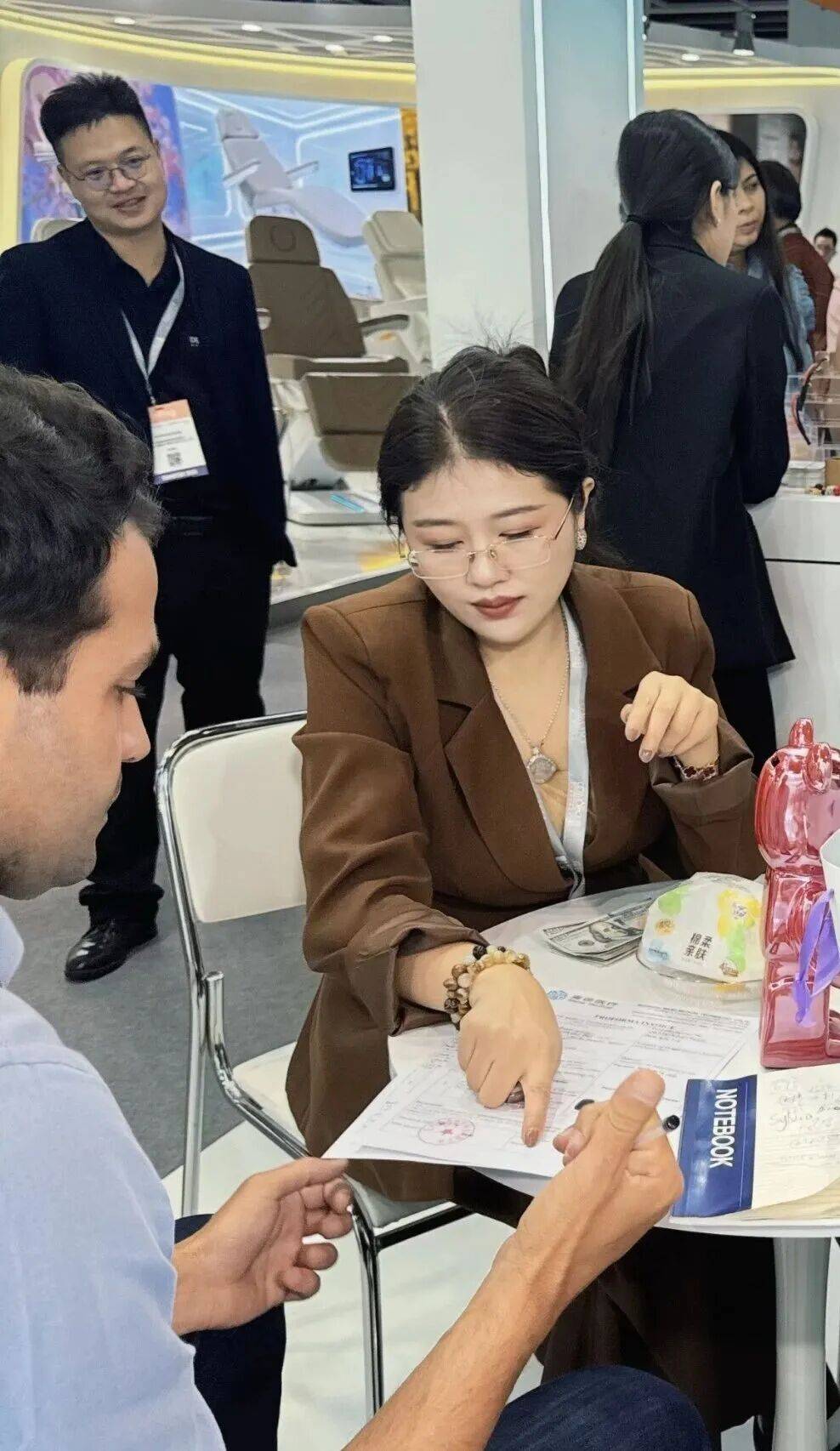 香港美容展新亮点：AISIA麦色医疗科技亮相2025年突破性检测黑科技