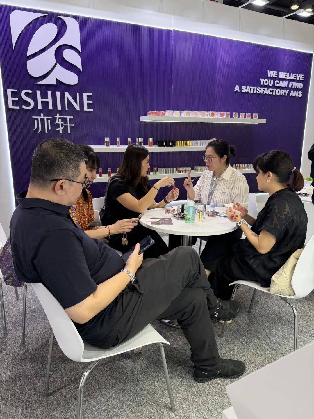 2025年香港美妆展开幕，亦轩邀您共绘美妆新蓝图