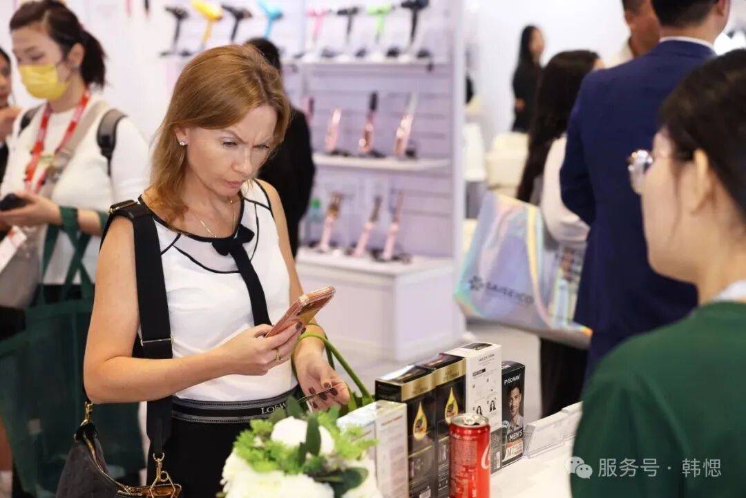 圆满收官！韩愢携启彩亮相2025年亚太美容展，健康染发技术扬帆出海