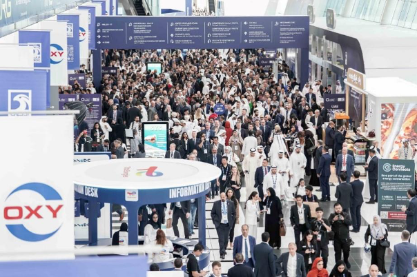 斯伦贝谢长和油田工程SCP首秀2025年阿布扎比国际石油展ADIPEC，探路AI与低碳驱动下的全球能源新图景