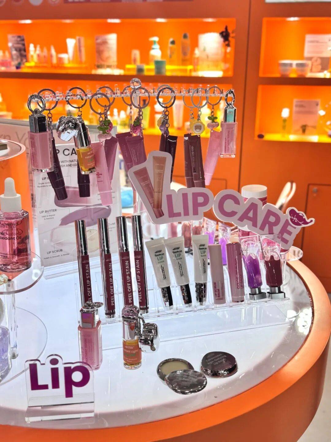 2025香港亚太美容展首日盛况：全球客商亲临展位见证澳思美环保创新产品精彩魅力