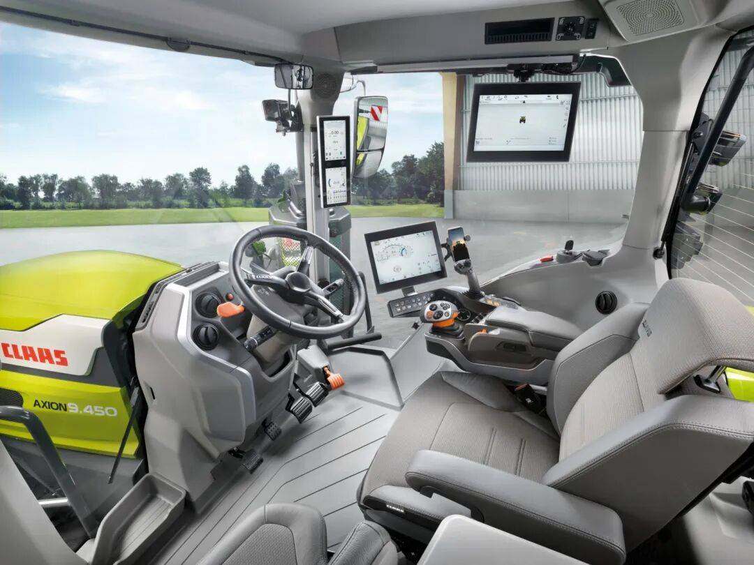 顶级舒适性 × 智能自动化 × 卓越生产力 — 全新AXION 9系列亮相2025年汉诺威国际农业机械展