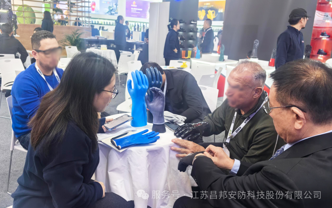 科技掌控，引领安全防护新典范 江苏昌邦安防科技参展2025年德国A+A劳保展