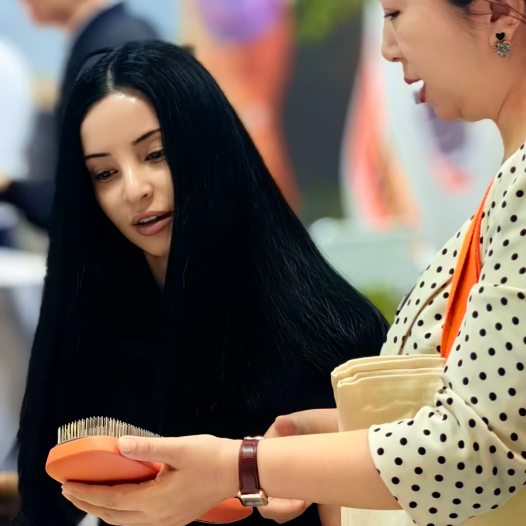 2025年亚太美容展“流量之王”：渲美的吸睛个护仪器产品实力破圈