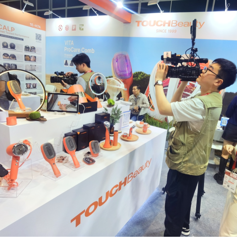 2025年亚太美容展“流量之王”：渲美的吸睛个护仪器产品实力破圈