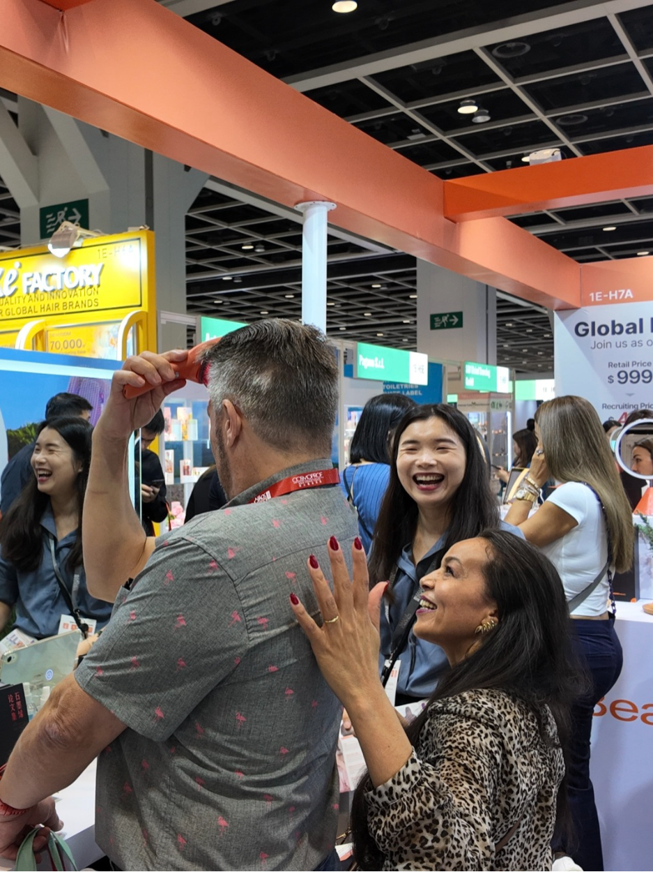 2025年亚太美容展“流量之王”：渲美的吸睛个护仪器产品实力破圈