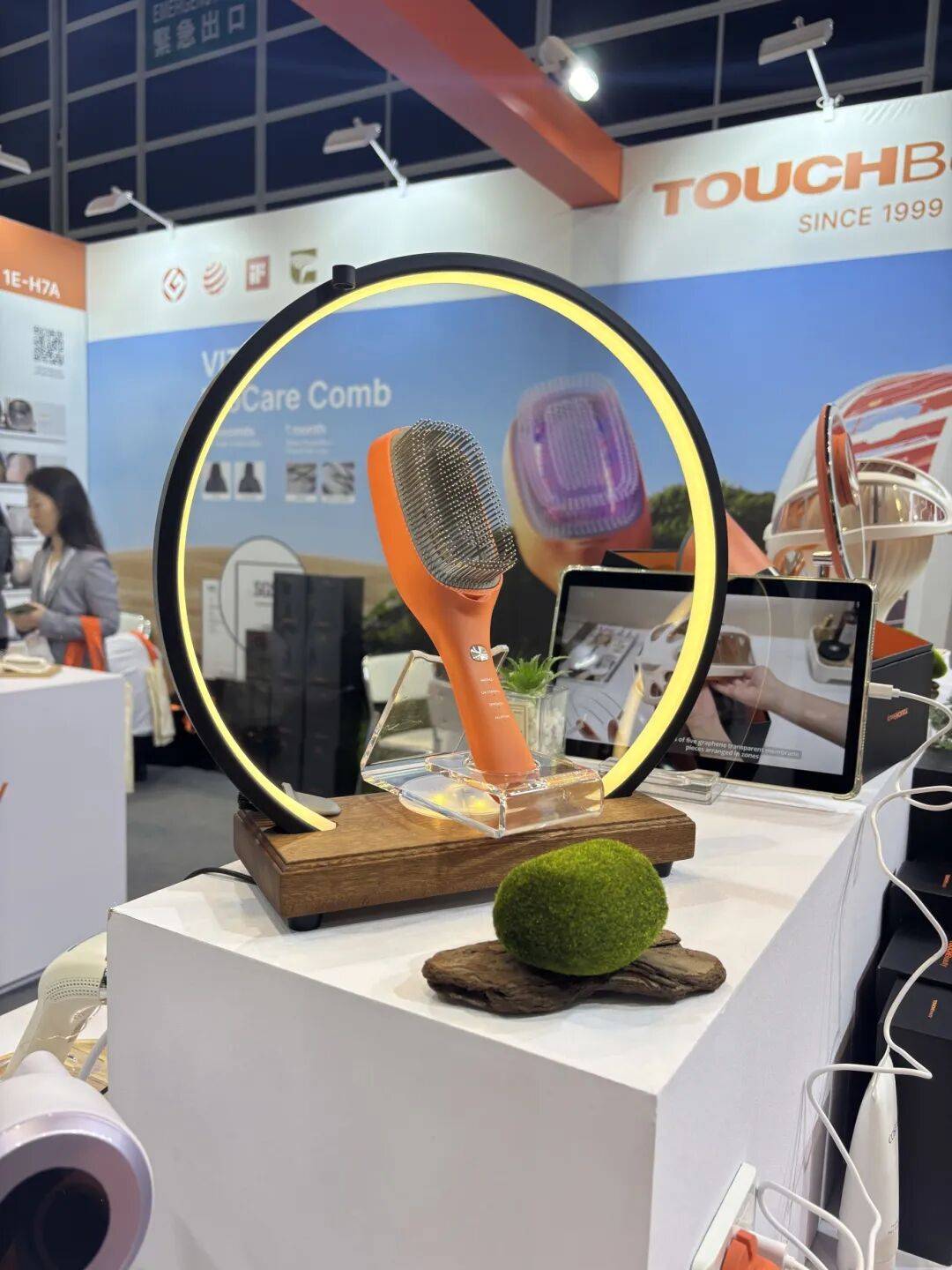 2025年亚太美容展“流量之王”：渲美的吸睛个护仪器产品实力破圈
