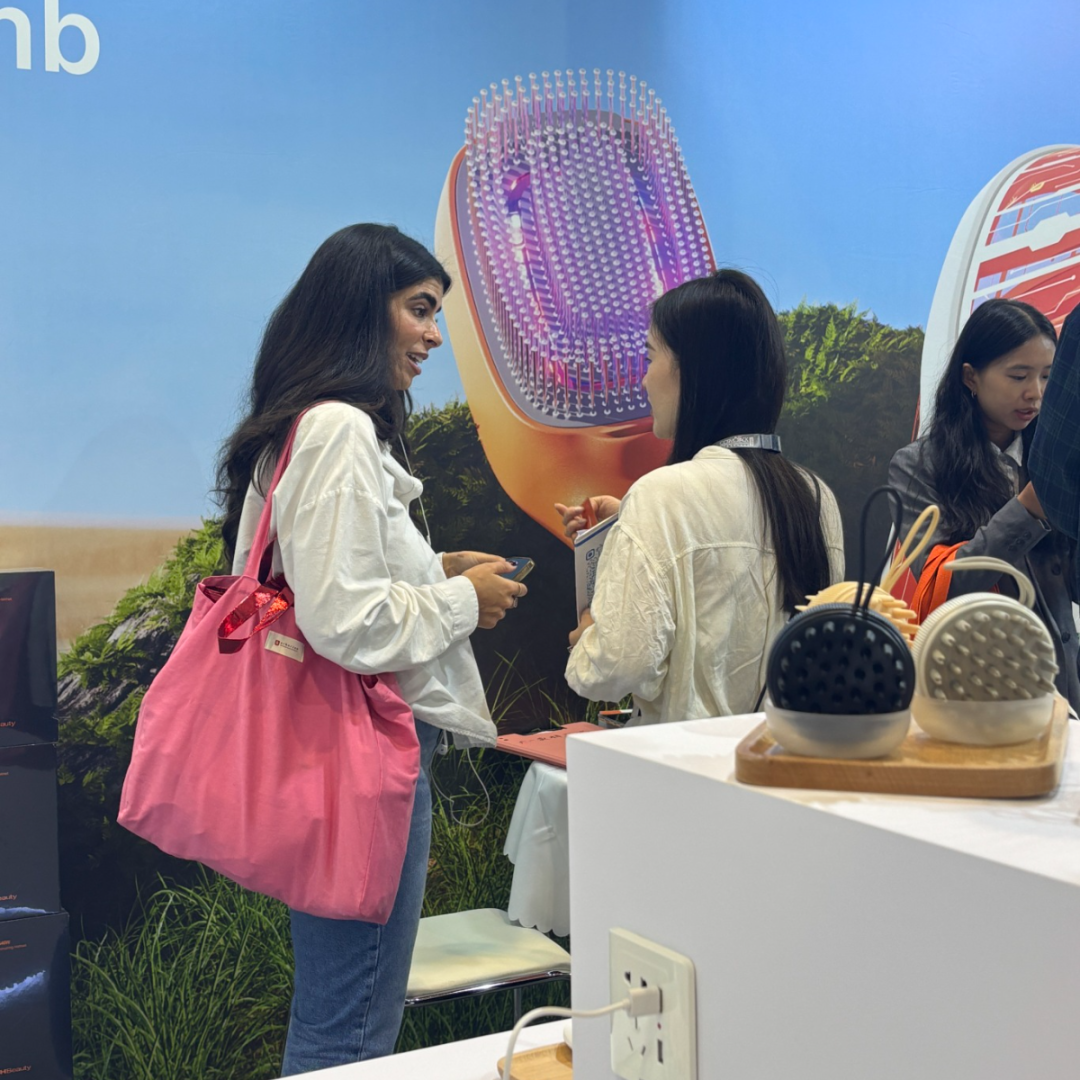 2025年亚太美容展“流量之王”：渲美的吸睛个护仪器产品实力破圈