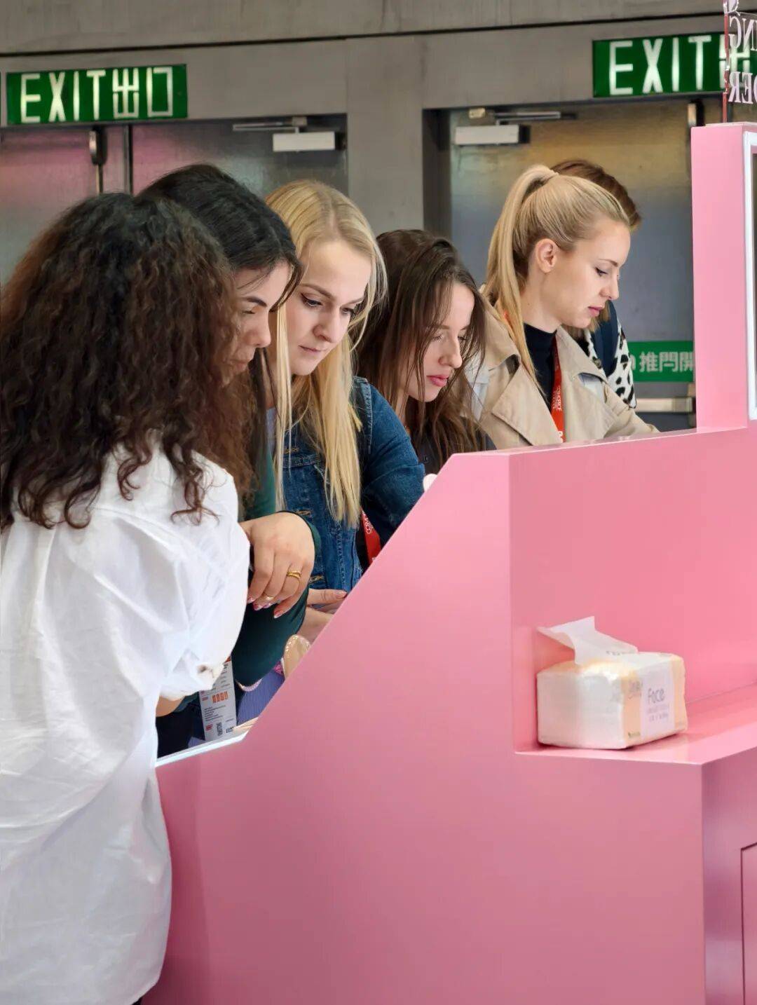 碧茜美妆-2025年亚太美容展（香港）火爆现场直击