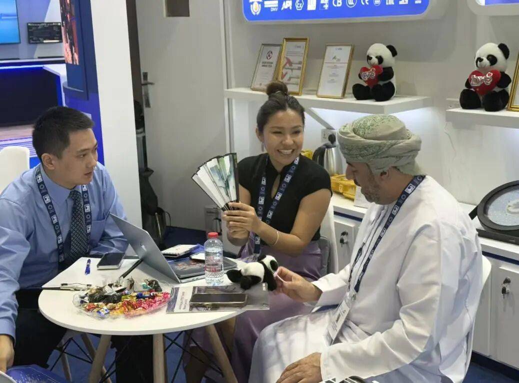 第41届阿布扎比国际石油展ADIPEC 2025完美收官！海洋王亮相引瞩目