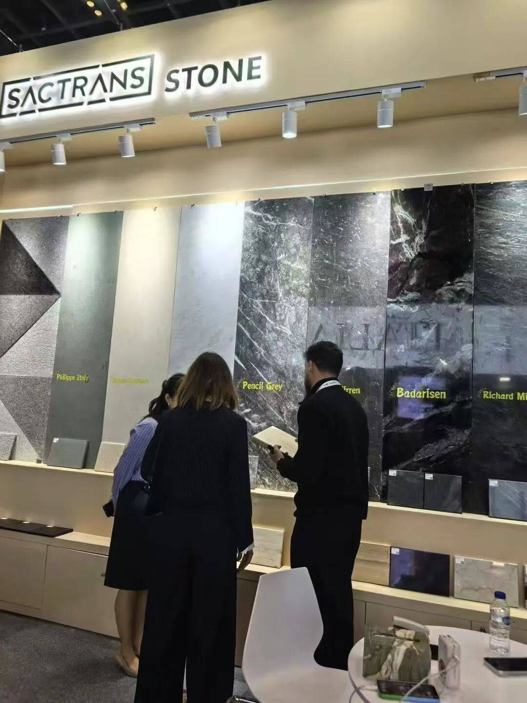 圣超石业亮相2025年中东迪拜五大行业展览会