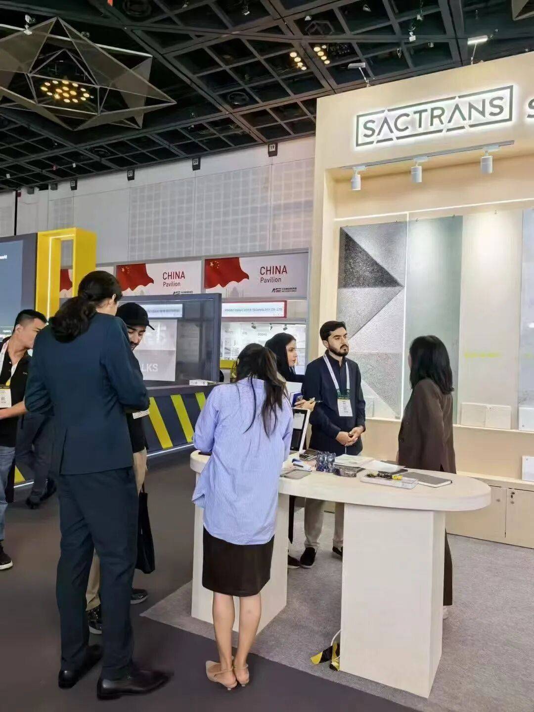 圣超石业亮相2025年中东迪拜五大行业展览会