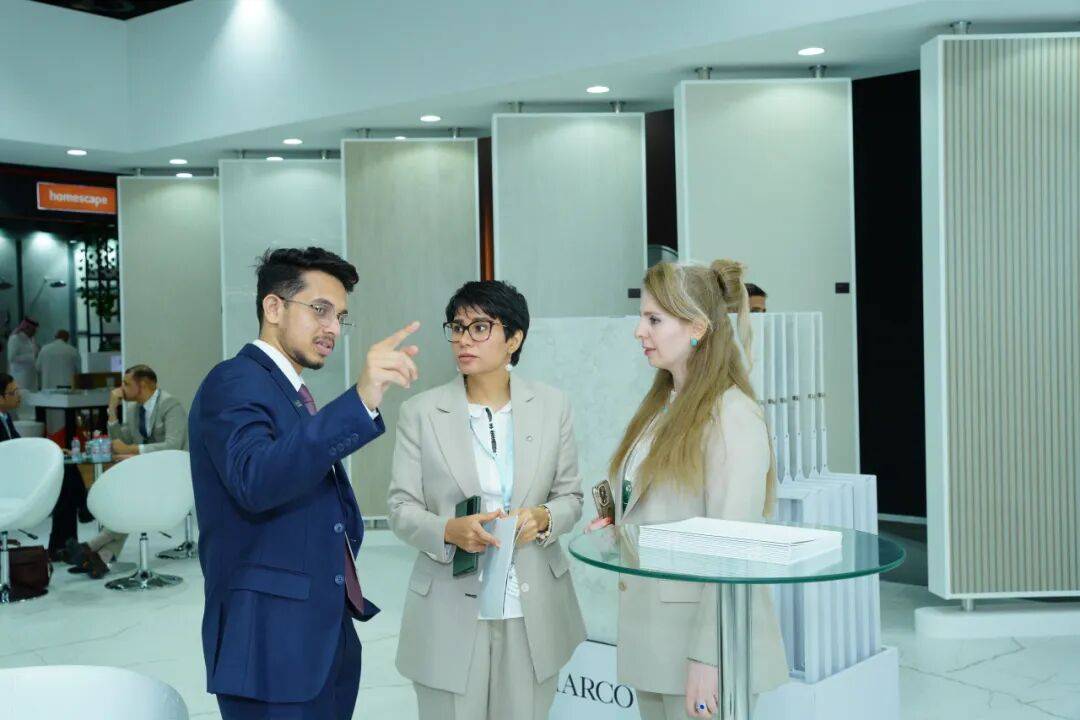 L&D唯美陶瓷亮相2025年第46届迪拜五大行业展