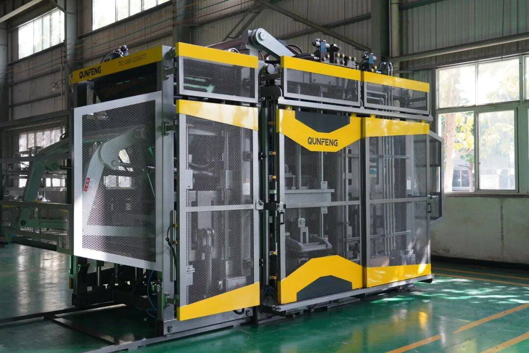 加速全球布局，群峰机械闪耀2025年迪拜五大行业展